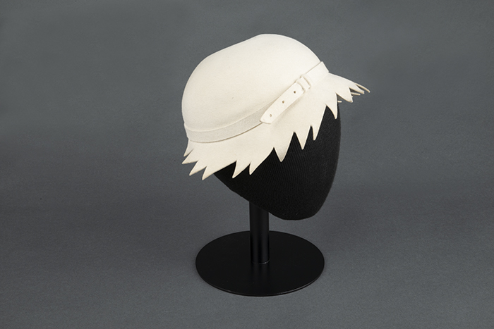 Image of White felt hat with pointed edges, 1950s